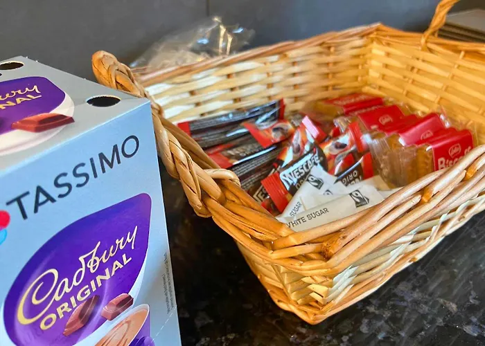 Hot Tub, Pool Table, Log Burner Leeds (West Yorkshire)