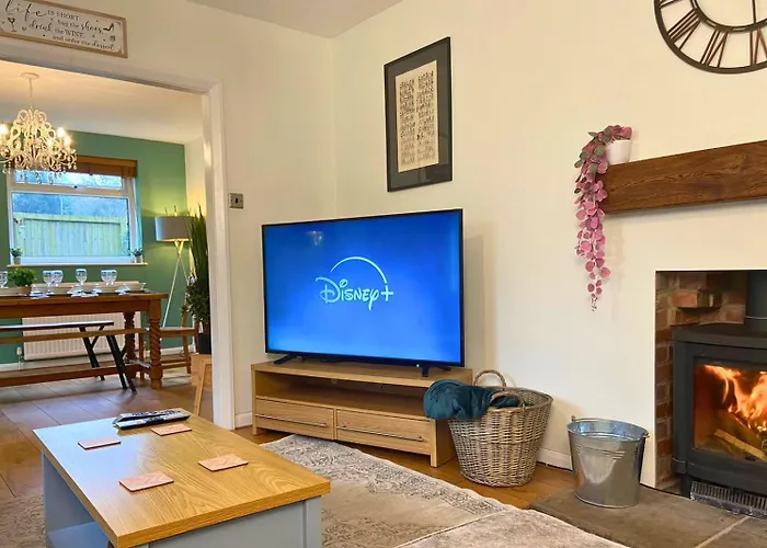 Hot Tub, Pool Table, Log Burner Leeds (West Yorkshire)