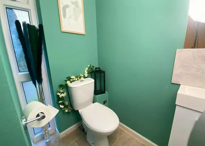 Villa Hot Tub, Pool Table, Log Burner *