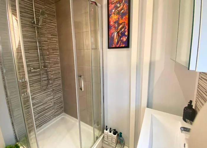 Hot Tub, Pool Table, Log Burner