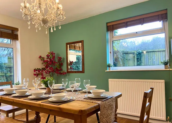 Hot Tub, Pool Table, Log Burner Leeds (West Yorkshire)