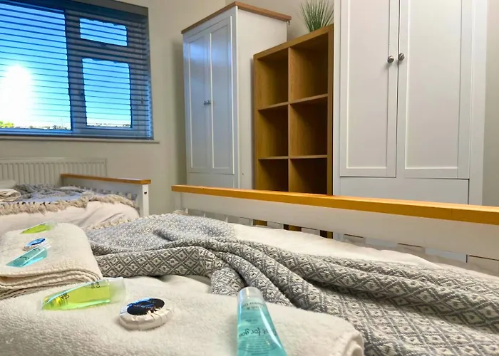 Villa Hot Tub, Pool Table, Log Burner *