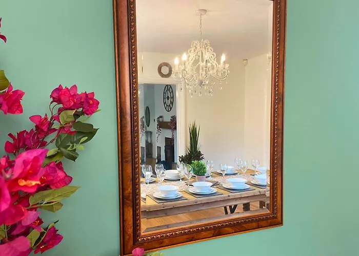 Villa Hot Tub, Pool Table, Log Burner Leeds (West Yorkshire)