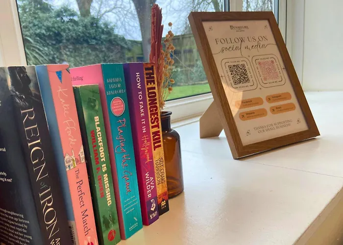 Villa Hot Tub, Pool Table, Log Burner *