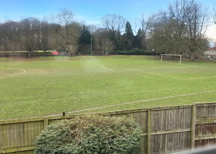Hot Tub, Pool Table, Log Burner Villa *