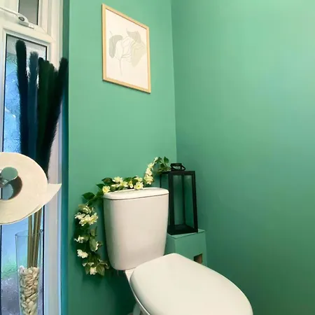 Hot Tub, Pool Table, Log Burner Villa