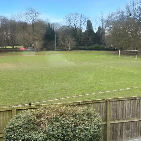 Hot Tub, Pool Table, Log Burner Villa *